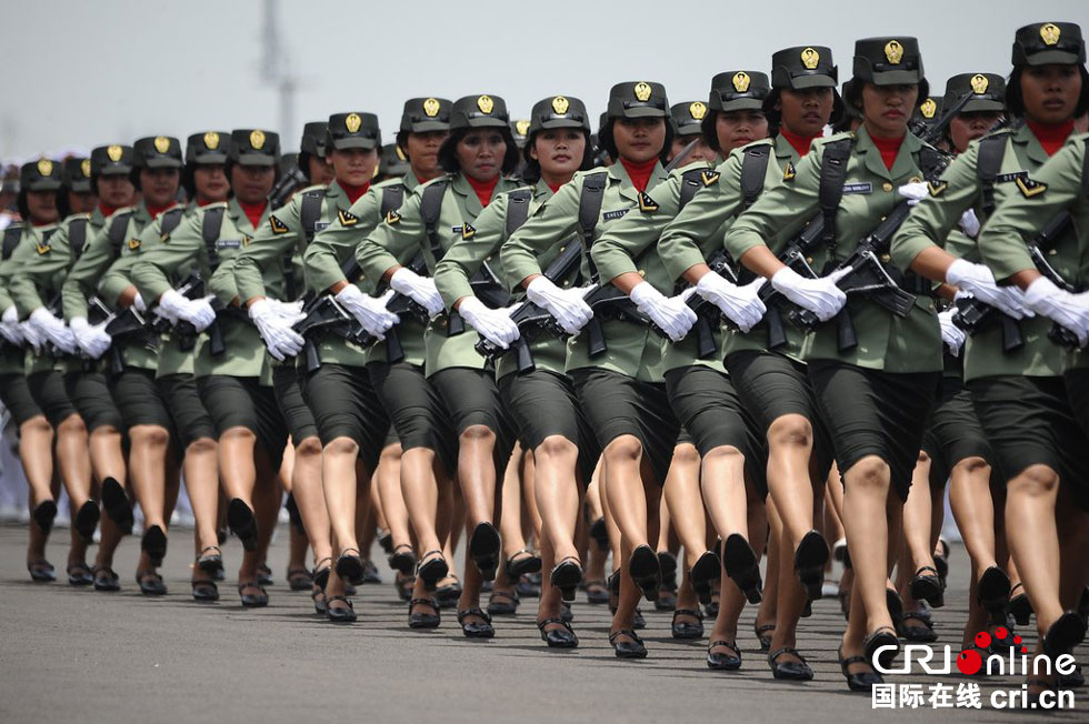 印尼女兵图片