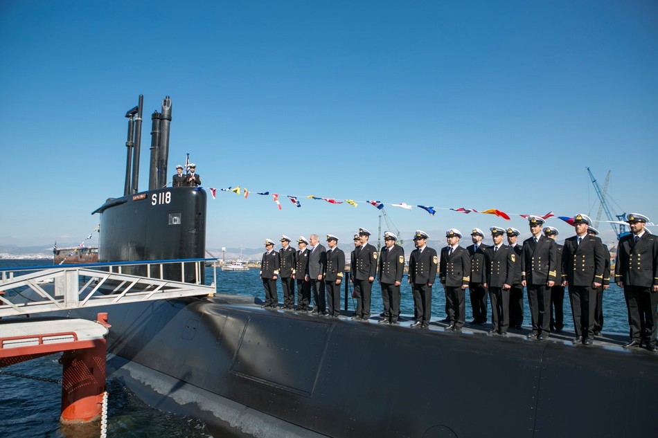 希腊海军老式209潜艇升级aip