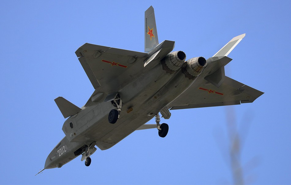 2012号歼20罕见正面角度猛照