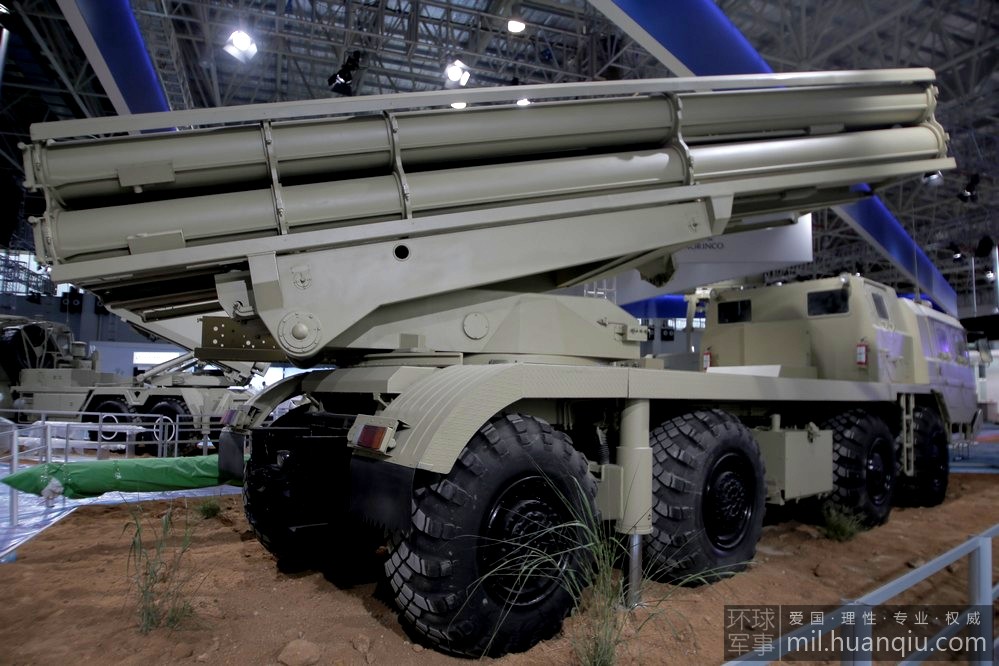 中国370毫米多管远程火箭炮