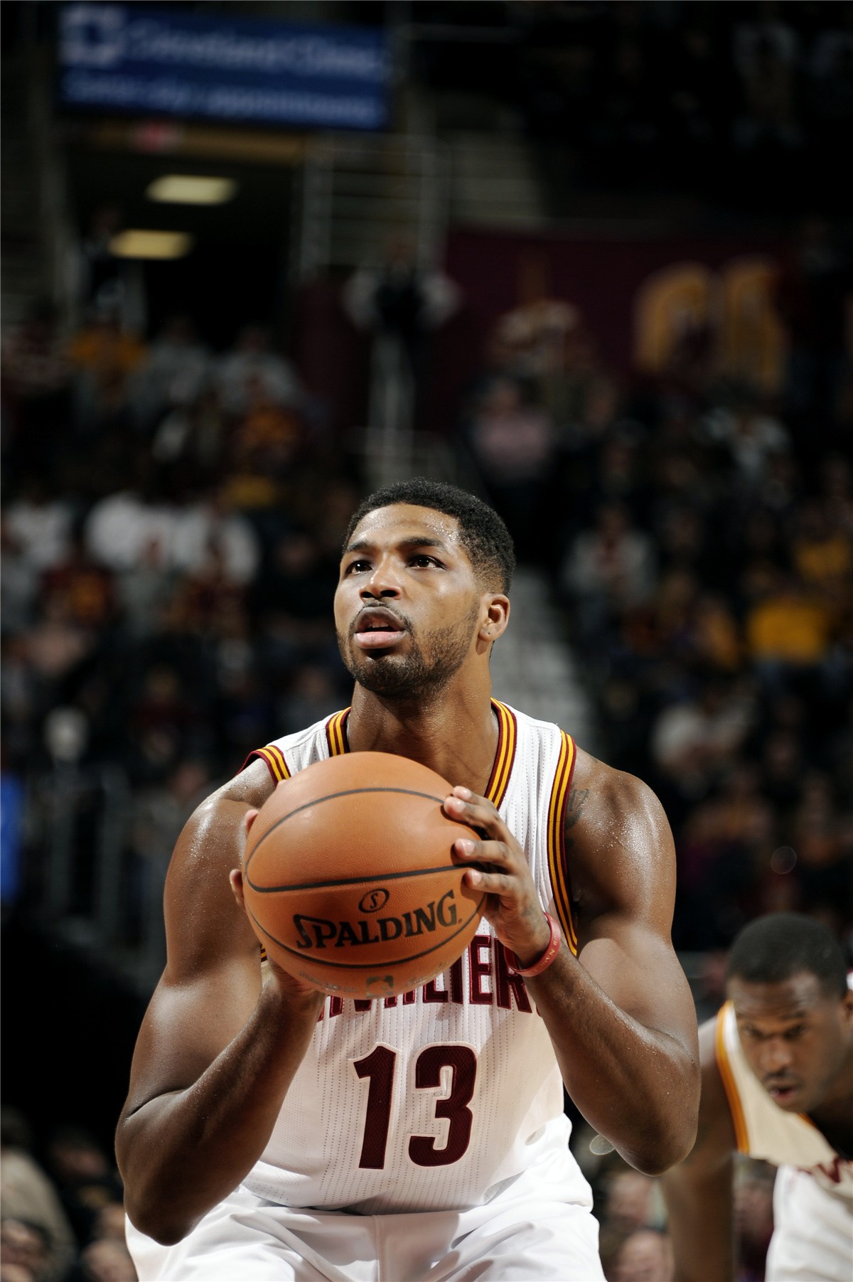 汤普森罚球出手.   19/40 隐藏描述