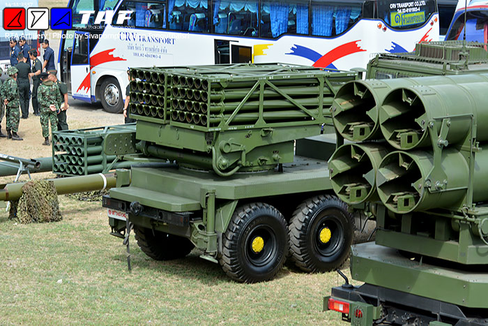 中国售泰ws1火箭炮连续怒射