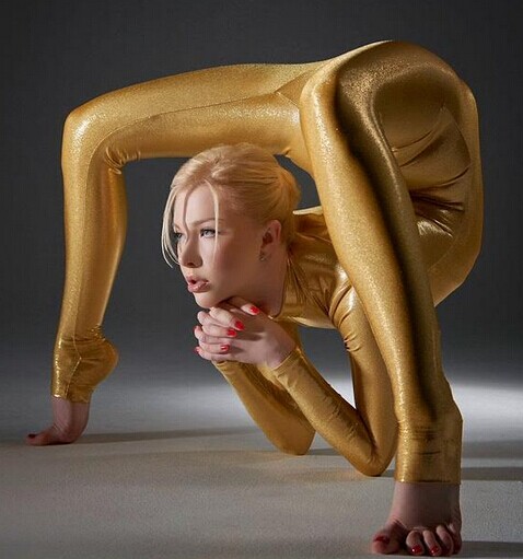 世界上最柔软的人拍写真俄罗斯姑娘zlata惊众人