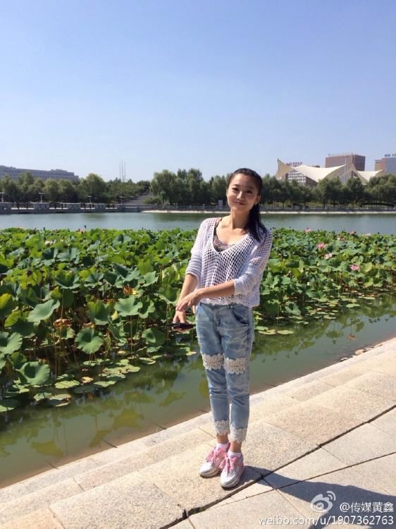 12月26日报道,近日,网友夜色如水如霓虹爆料,吉林师范大学传媒美女