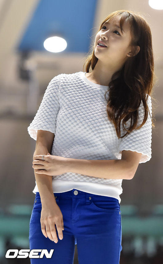 孙妍在晒美照拜年 韩网友:女神快恋爱(图)