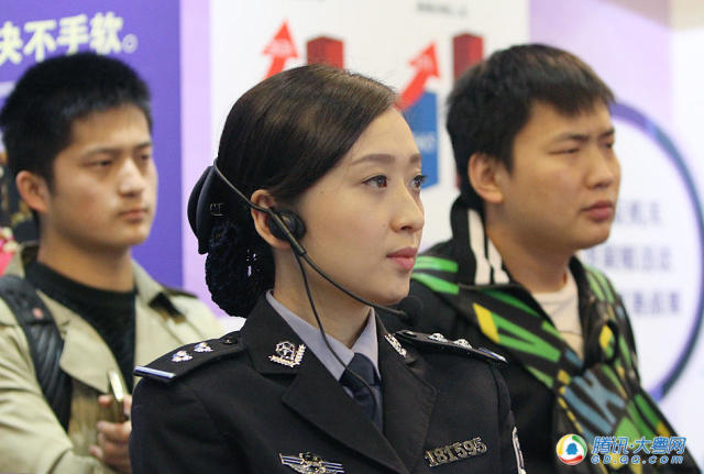 广东警花亮相南粤亮剑展