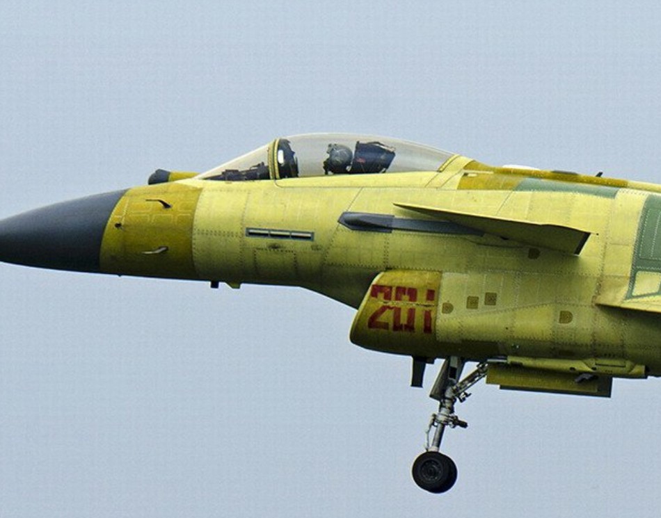 新编号歼10新机试飞疑似c型