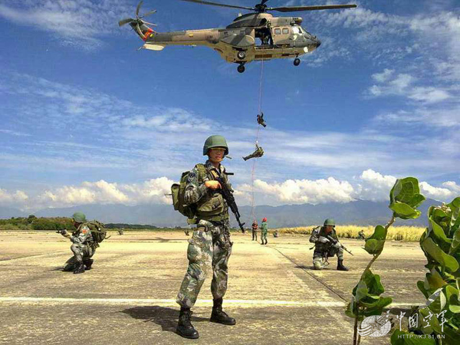 中国空降兵雷神突击队曝光