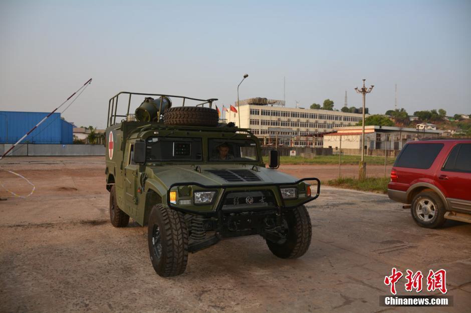 猛士军车抵达非洲埃博拉疫区