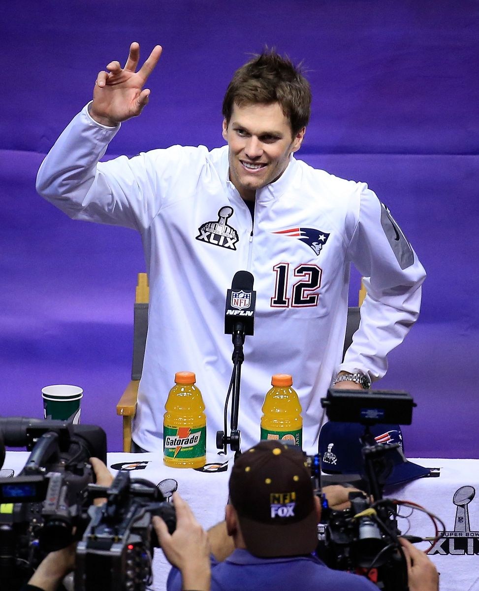 布雷迪在nfl2000年选秀中被爱国者在第6轮199顺位选中,从此开始辉煌的