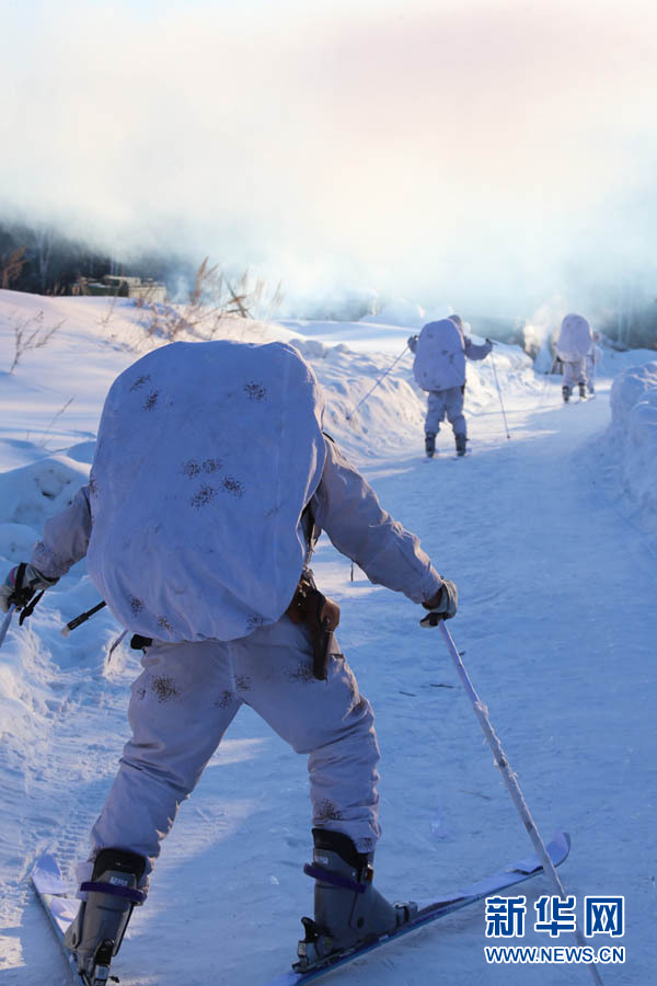 特战旅雪原冬训重现智取威虎山