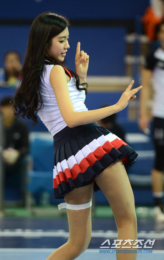 高清韩排球女神性感助阵s曲线翘臀显魅惑