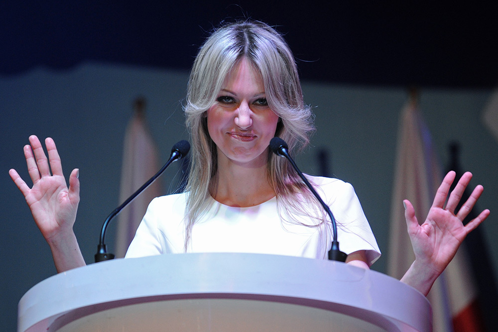 波兰最性感女总统候选人愿与俄罗斯交好