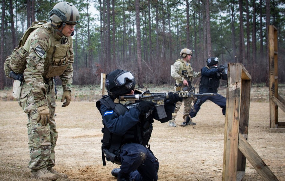 美军特种兵手把手传授外军技能