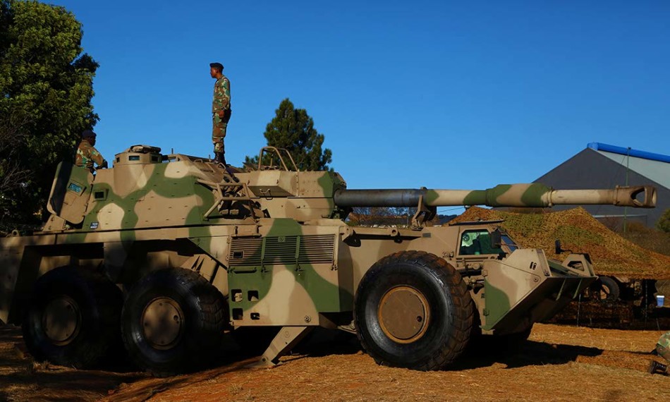 南非军工巅峰之作g6轮式重炮