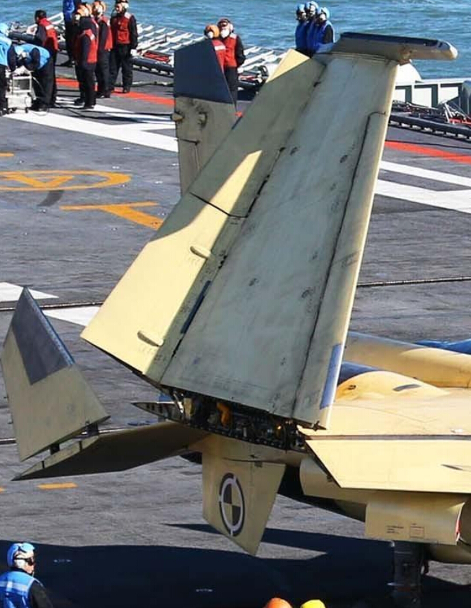 中美俄舰载机折叠机翼构造对比