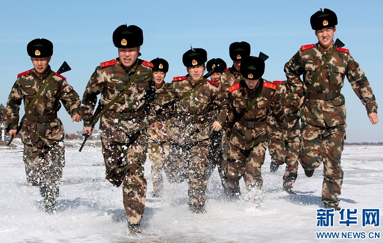 了倒功,百米冲刺,擒拿格斗等常规科目训练,以此锤炼,检验部队在野外快