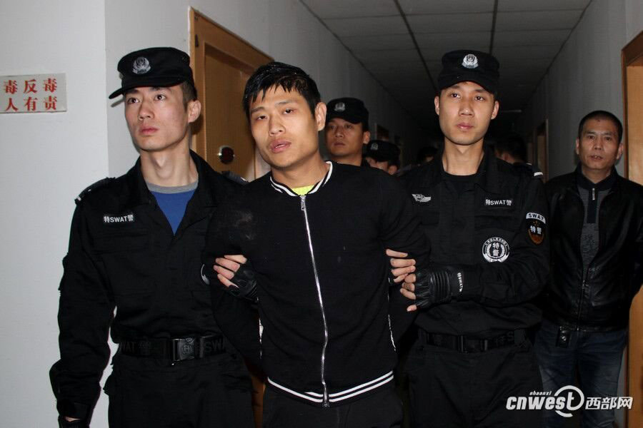 陕西灭门抛尸案嫌犯落网为钱杀一家三口