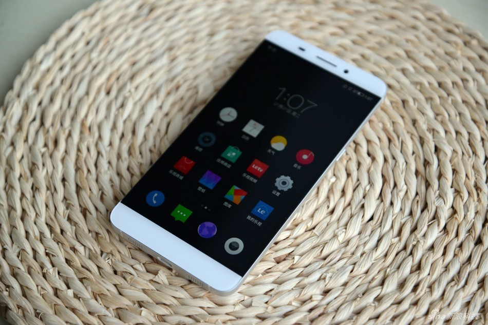 售价1499元起乐视超级手机1开箱体验