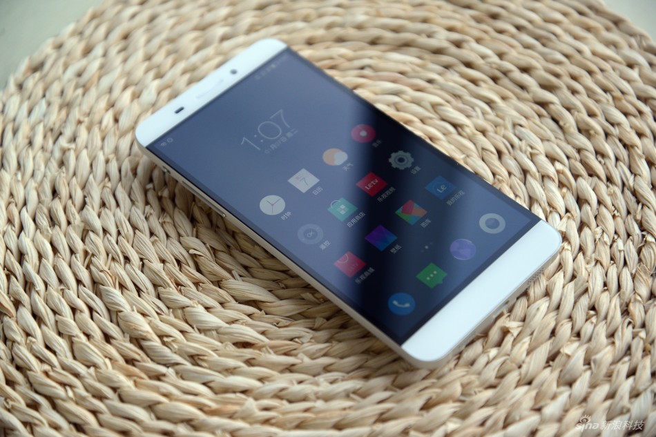 售价1499元起乐视超级手机1开箱体验