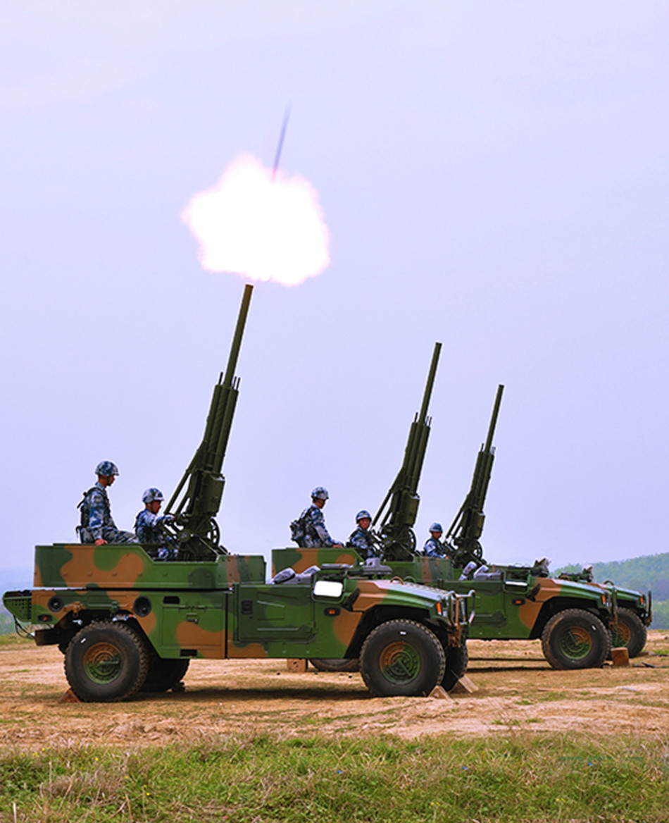 军列运送大量新型速射迫击炮