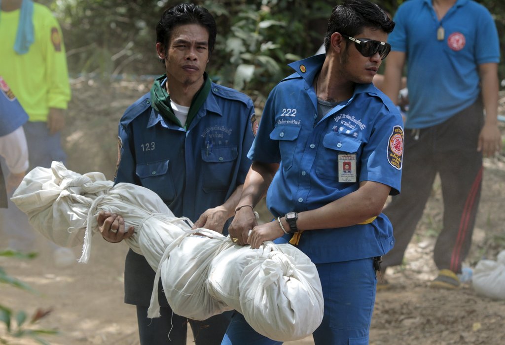 印度迎来最大变性人节日 变性人与神灵"结婚"
