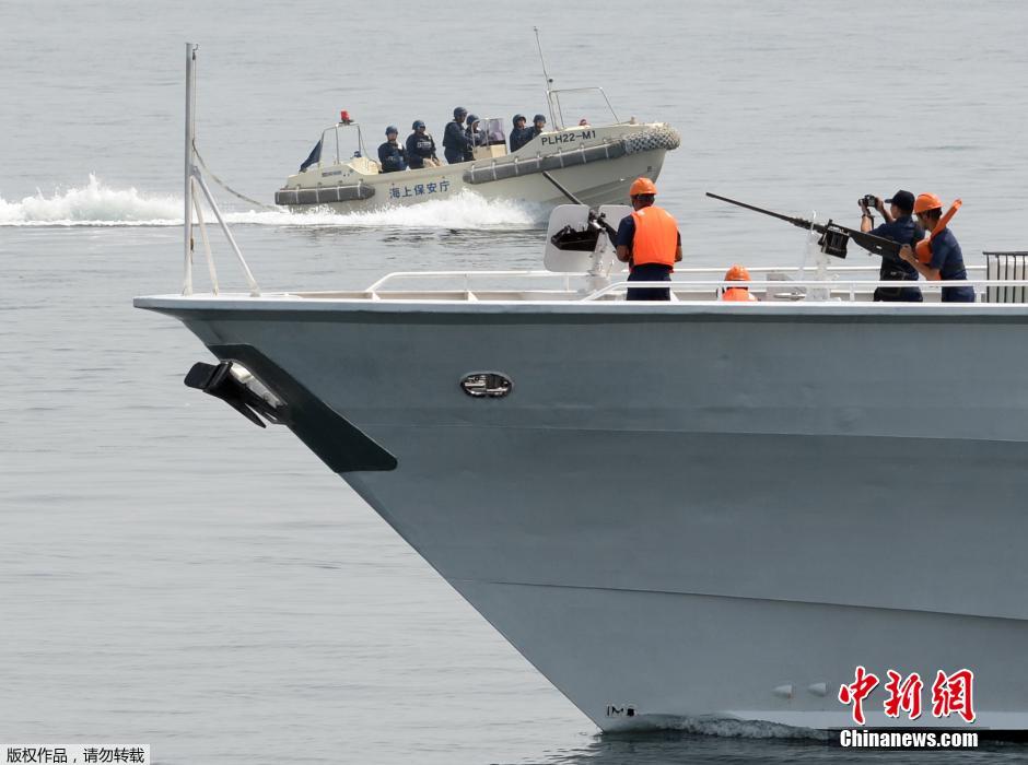 来自中国,澳大利亚,越南的海岸警卫队官员作为观察员观摩此次演习