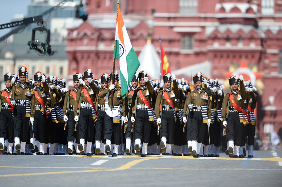 红场阅兵高清回放女兵方阵抢眼