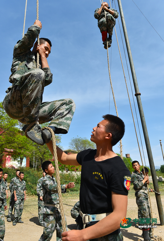 北京军区侦察兵尖子功夫了得