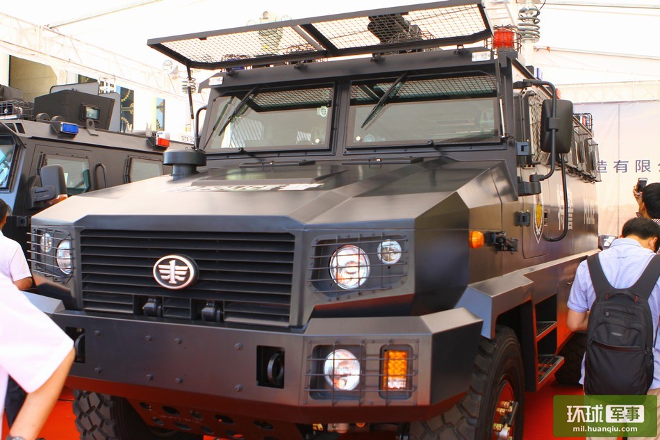 国内特警所用装甲车辆霸气展示