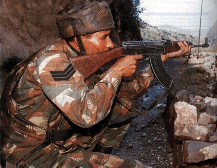 前捷克斯洛伐克研制的vz58自动步枪 15/29 隐藏描述