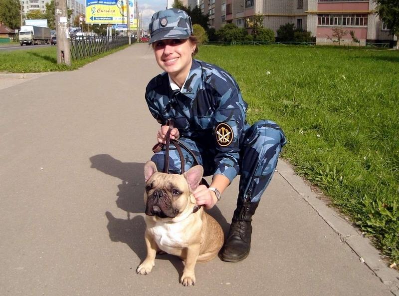 俄罗斯监狱中的女警卫   30/31 隐藏描述