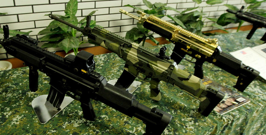 台湾推出新型步枪镀金外观抢眼