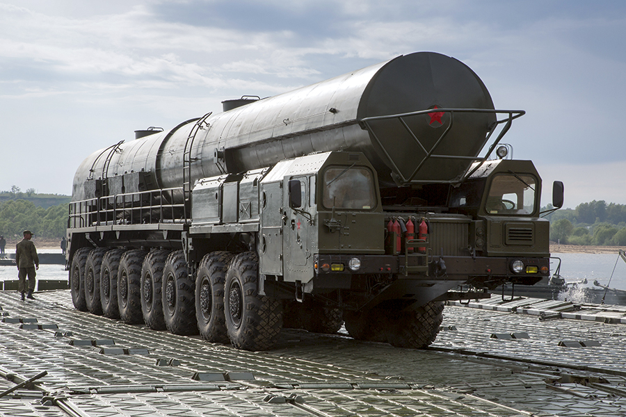 俄军洲际导弹发射车如何过河?