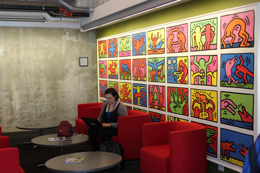 亚马逊的高大上总部 员工可以带狗上班