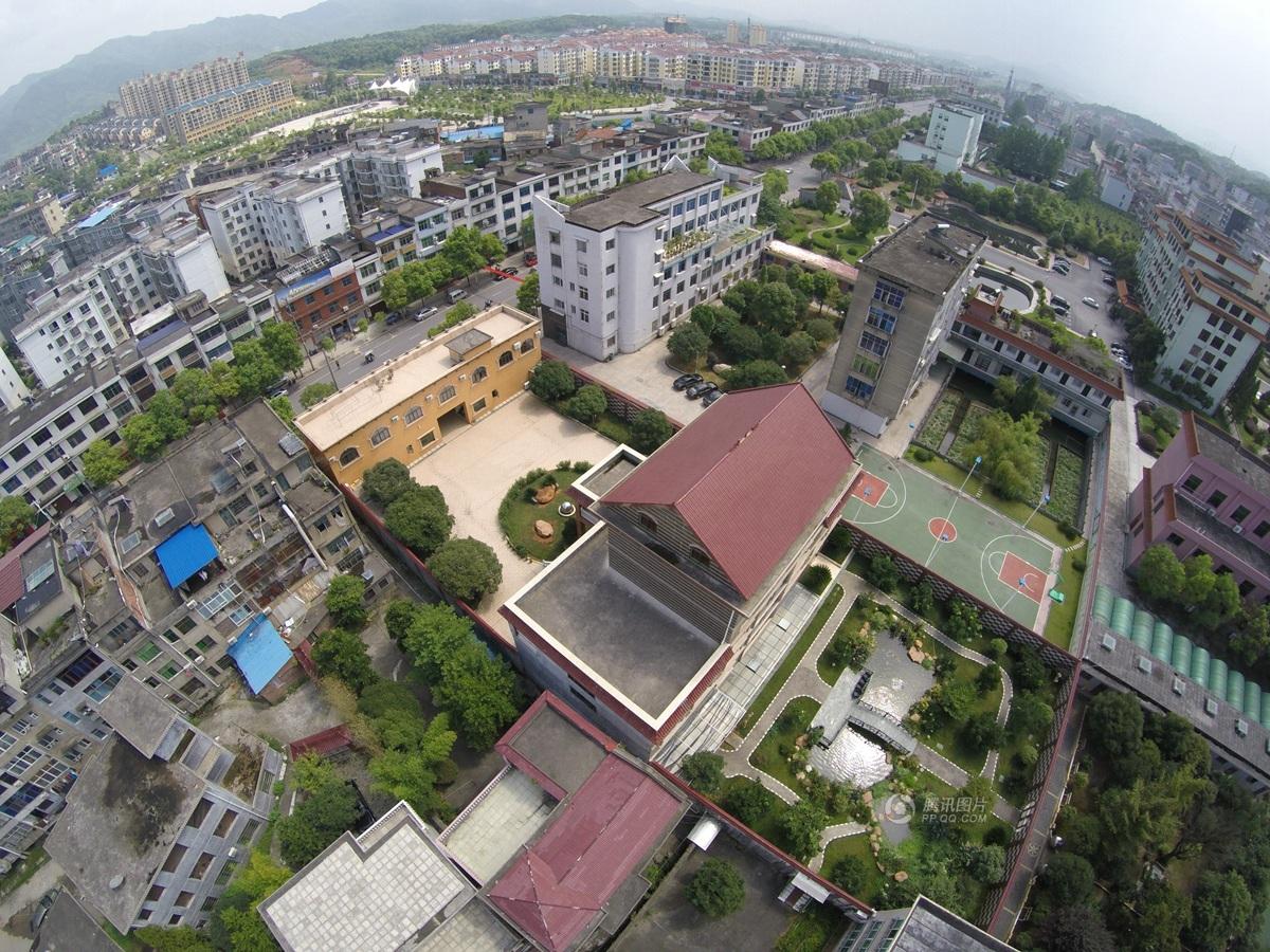 王林王府成当地旅游景点内设后花园