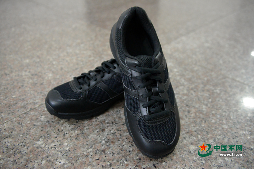 武警配发时尚黑色小跑鞋