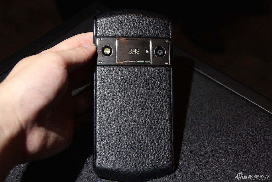 王石代言售价9999元8848钛金手机现场实拍