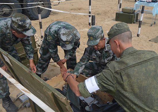 解放军舟桥部队在俄参赛画面