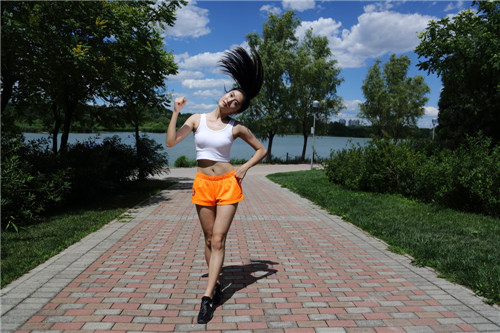 runningbaby街拍美女18号张琪敏