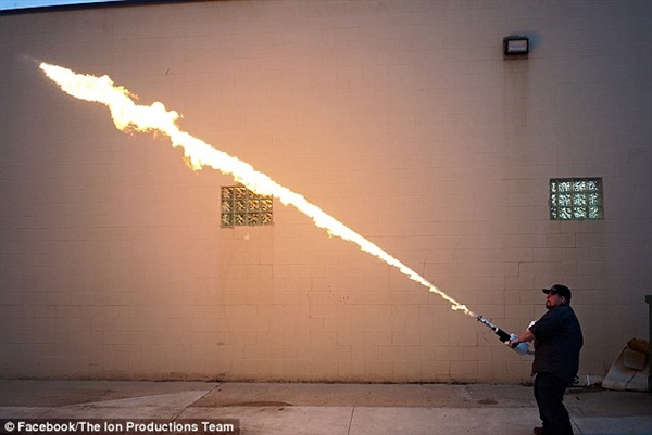 美国创业公司复活火焰喷射器可喷15米