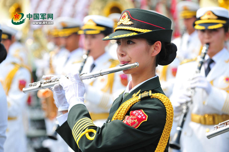 阅兵军乐团彩排音符也是刀剑