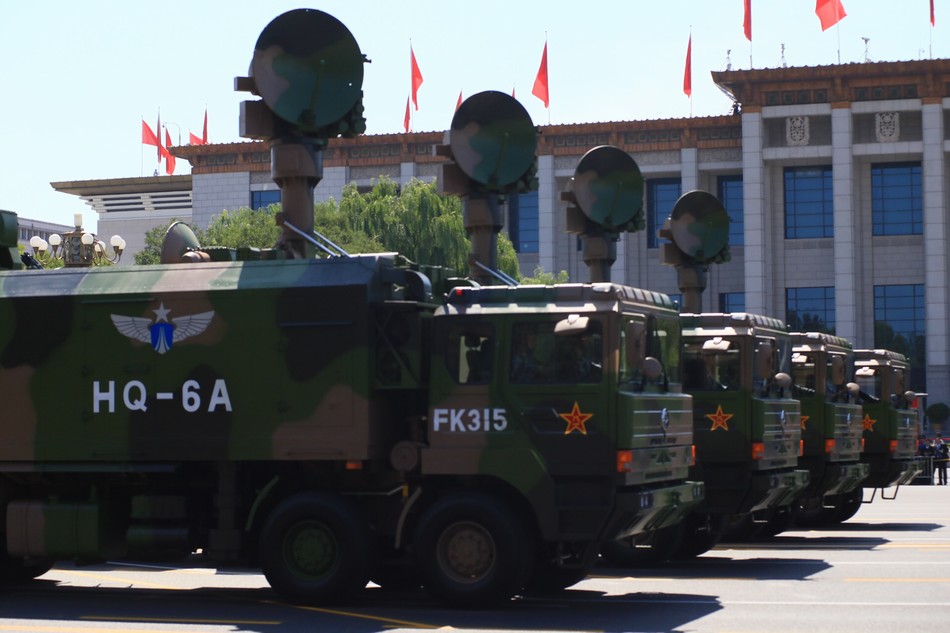 阅兵现场的红旗-6a防空导弹雷达车 16/20 隐藏描述