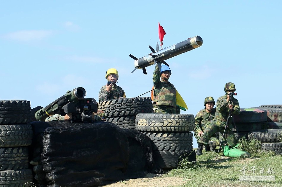 台湾汉光演习出动重炮对海猛轰