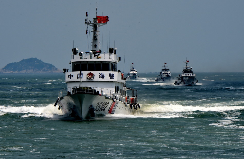 福建海警最强舰艇装备舰炮演练