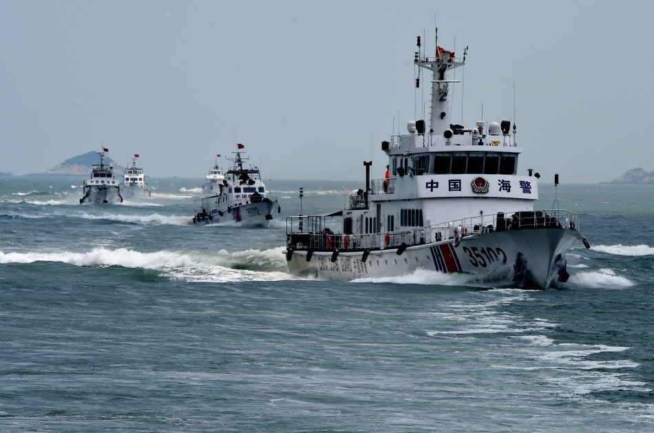 福建海警最强舰艇装备舰炮演练