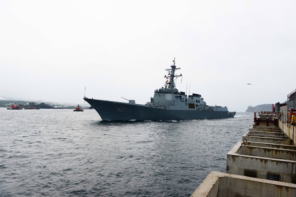 近日,韩国海军国产宙斯盾级导弹驱逐舰ddg-991"世宗大王"号首次驶