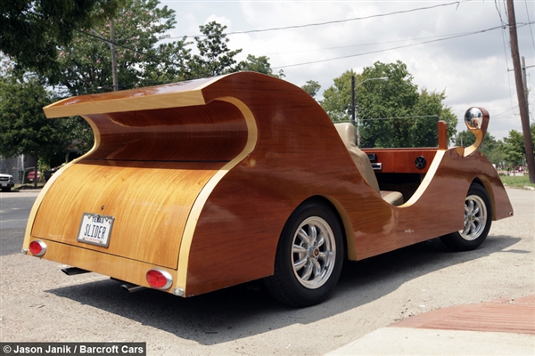 匠人打造木头汽车:长6米,时速120km