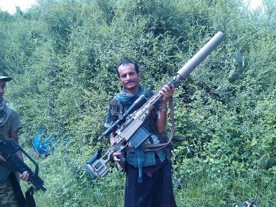 胡赛武装展示沙特特种部队的狙击步枪,该枪产自加拿大.