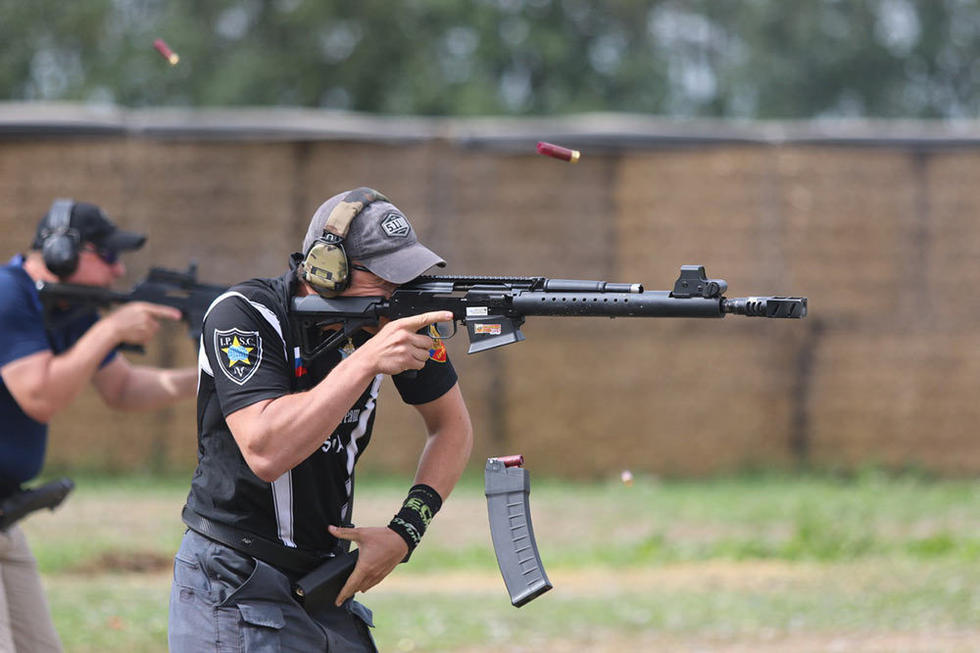霰弹枪射击大赛魔改版ak抢眼